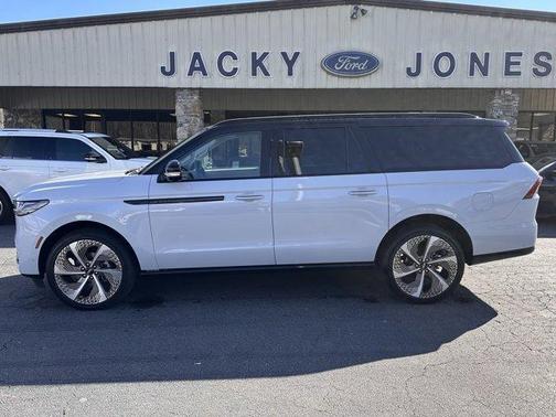 2025 Lincoln Navigator L Black Label