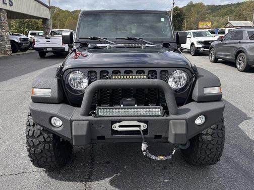 2020 Jeep Gladiator Sport