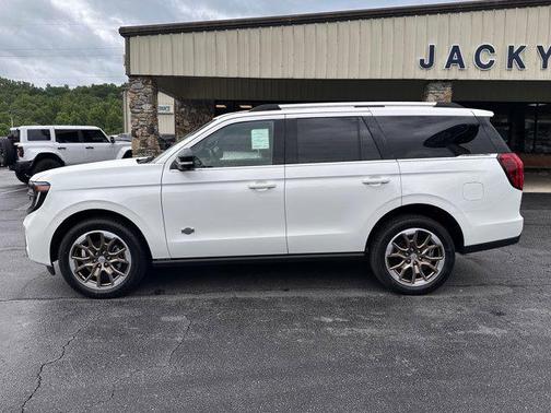 Star White 2026 Ford Expedition King Ranch