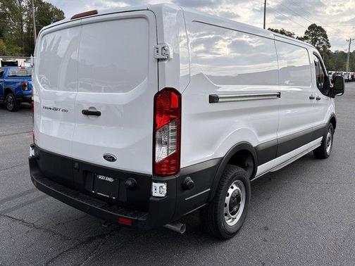 2024 Ford Transit-250 XL
