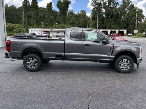2025 Ford F-350 XLT