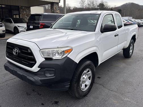 2017 Toyota Tacoma SR
