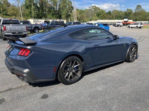 2025 Ford Mustang Dark Horse