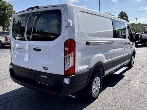 2025 Ford Transit-250 XL