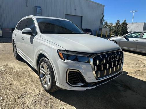 2025 Audi Q7 Premium Plus 45 TFSI quattro Tiptronic