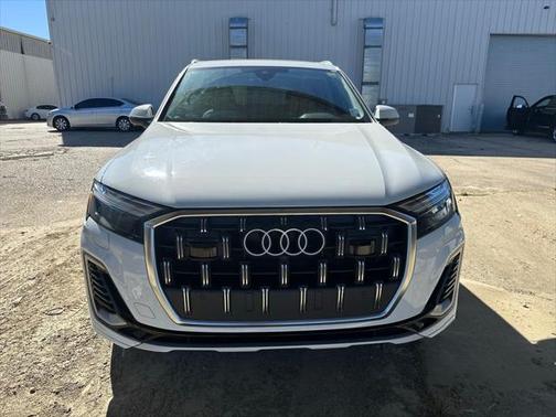 2025 Audi Q7 Premium Plus 45 TFSI quattro Tiptronic