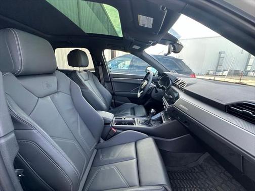 2025 Audi Q3 Premium 45 TFSI S line quattro Tiptronic