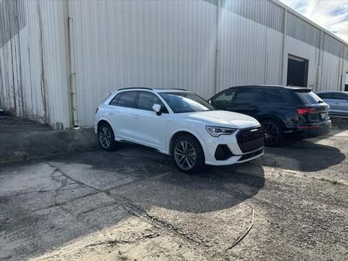 2025 Audi Q3 Premium 45 TFSI S line quattro Tiptronic