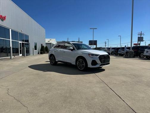 2025 Audi Q3 Premium 45 TFSI S line quattro Tiptronic