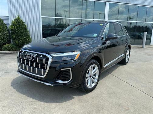 2025 Audi Q7 Premium 45 TFSI quattro Tiptronic