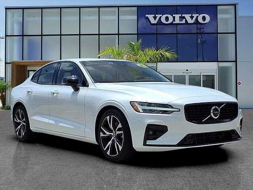 Crystal White 2025 Volvo S60 Core