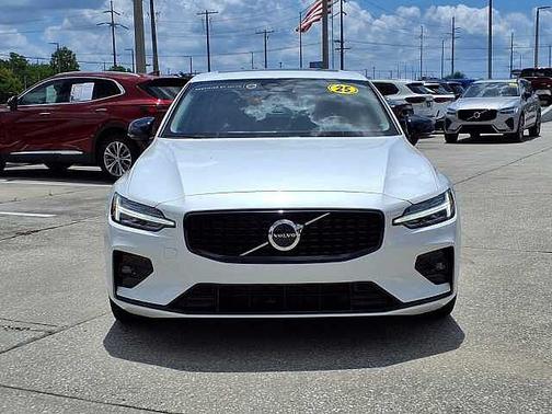 Crystal White 2025 Volvo S60 Core