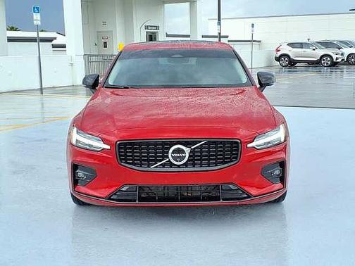 Fusion Red 2024 Volvo S60 Plus