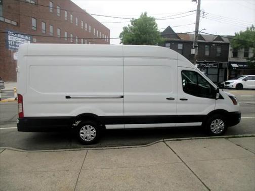 2022 Ford Transit-250 Base