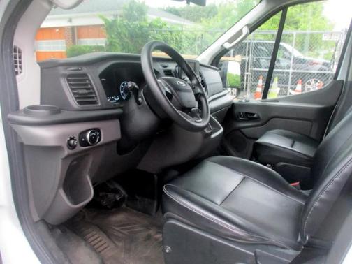 2022 Ford Transit-250 Base