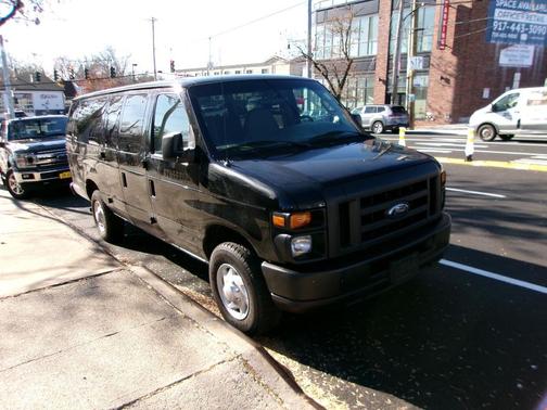 2008 Ford E350 Super Duty Base