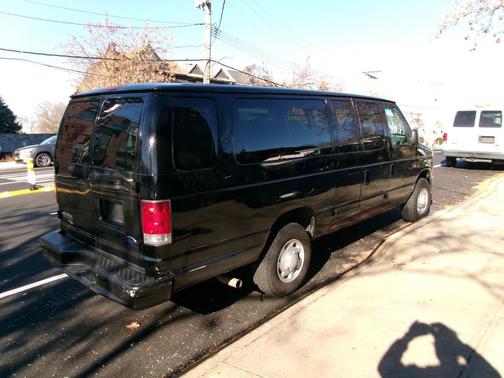 2008 Ford E350 Super Duty Base