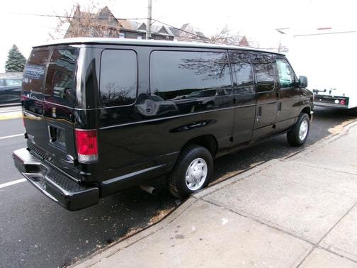 2008 Ford E350 Super Duty Base