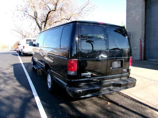 2008 Ford E350 Super Duty Base