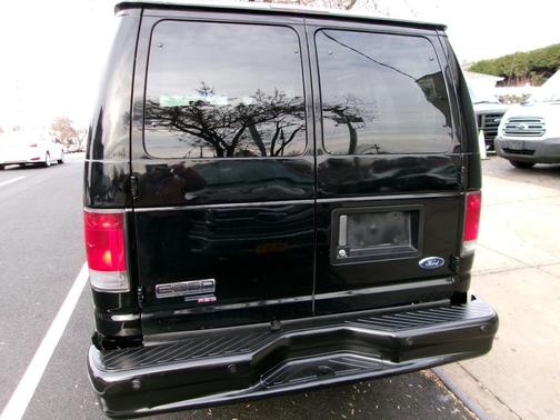 2008 Ford E350 Super Duty Base