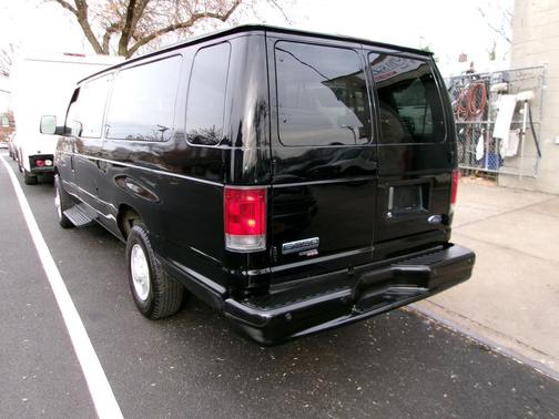 2008 Ford E350 Super Duty Base