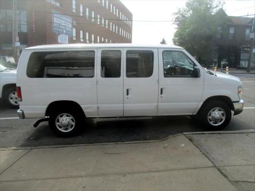 2014 Ford E350 Super Duty XLT