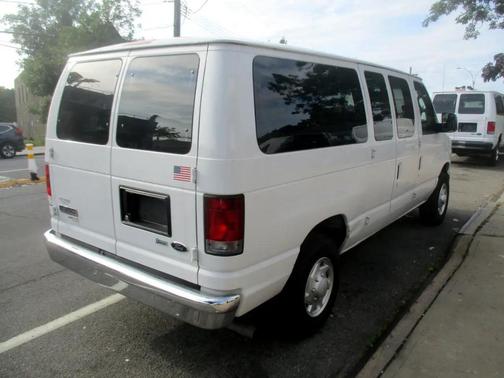 2014 Ford E350 Super Duty XLT