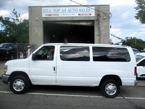 2011 Ford E350 Super Duty XL