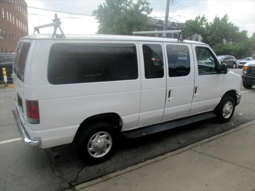 2011 Ford E350 Super Duty XL