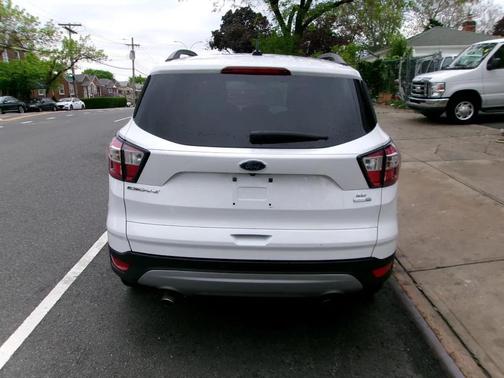 White 2018 Ford Escape SE