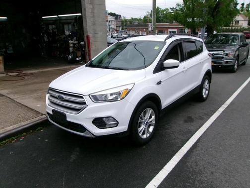 White 2018 Ford Escape SE
