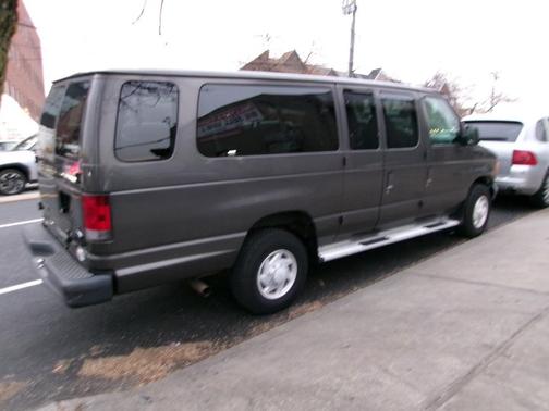 2007 Ford E350 Super Duty XL Wagon