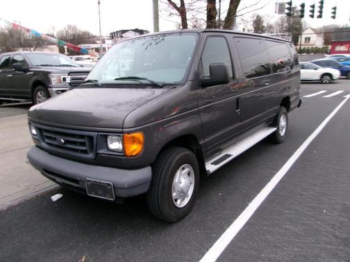 2007 Ford E350 Super Duty XL Wagon