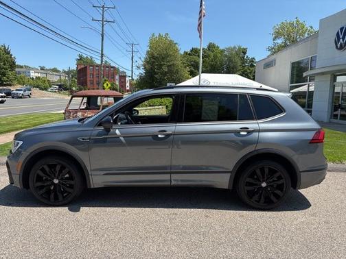 2021 Volkswagen Tiguan 2.0T SE R-Line Black