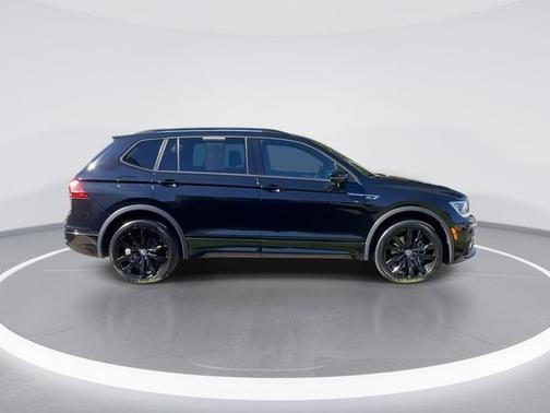 2021 Volkswagen Tiguan 2.0T SE R-Line Black