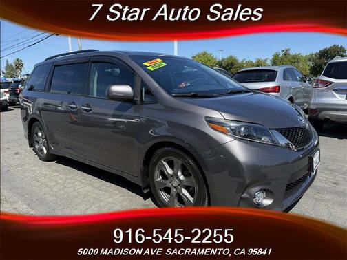 Predawn Gray Mica 2017 Toyota Sienna SE