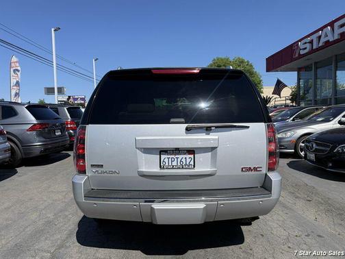 Pure Silver Metallic 2011 GMC Yukon Denali