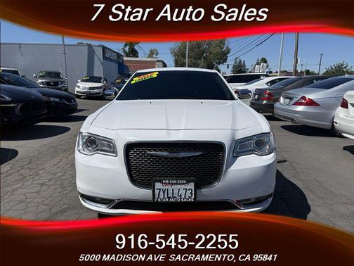 2017 Chrysler 300C Base