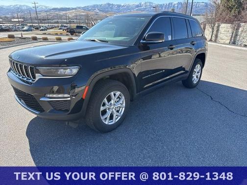 Diamond Black 2023 Jeep Grand Cherokee LIMITED
