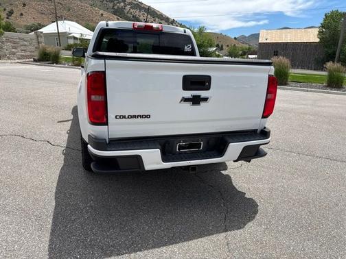Summit White 2018 Chevrolet Colorado LT