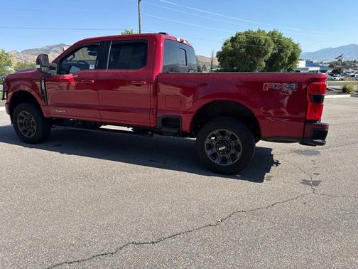 RAPID RED 2023 Ford F-350 LARIAT SUPER DUTY