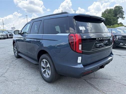 Nocturnal Blue Metallic 2027 Ford Expedition Active