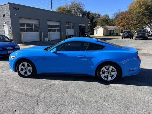 2017 Ford Mustang V6