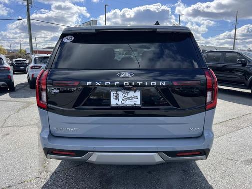 Glacier Gray Metallic Tri-Coat 2026 Ford Expedition Max Platinum