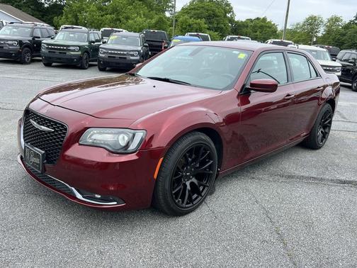 Velvet Red Pearlcoat 2019 Chrysler 300 S