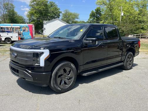 Agate Black Metallic 2023 Ford F-150 Lightning LARIAT