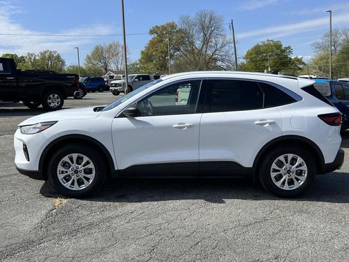 Oxford White 2023 Ford Escape Active