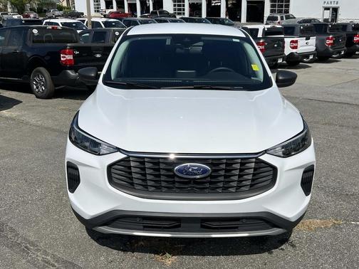 Oxford White 2023 Ford Escape Active