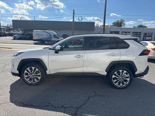 2022 Toyota RAV4 XLE Premium