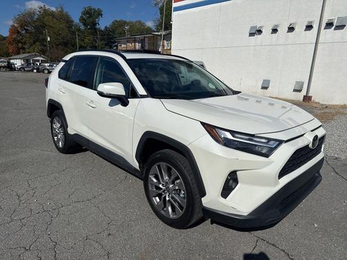 2022 Toyota RAV4 XLE Premium
